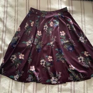Icône (Simons) eggplant floral skirt size S (4-6)